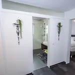 Fn L 5 Klimatisiert Mit Balkon Und Kueche Appartement Friedrichshafen