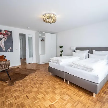 Fn L 5 Klimatisiert Mit Balkon Und Kueche フリードリヒスハーフェン