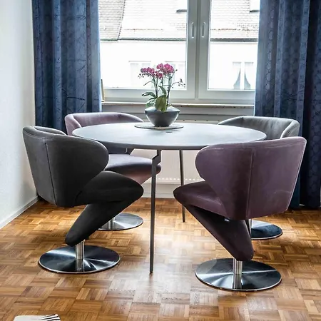 Fn L 5 Klimatisiert Mit Balkon Und Kueche