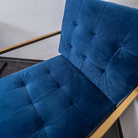 Fn L 5 Klimatisiert Mit Balkon Und Kueche アパート フリードリヒスハーフェン