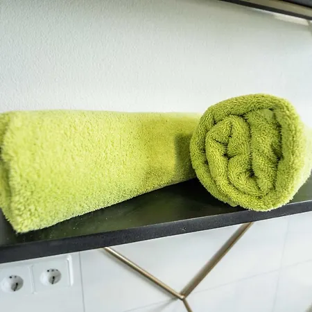 Fn L 5 Klimatisiert Mit Balkon Und Kueche *