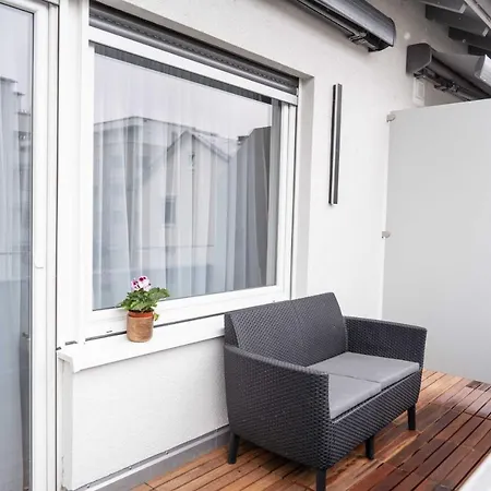 Fn L 5 Klimatisiert Mit Balkon Und Kueche *