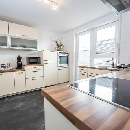 Fn L 5 Klimatisiert Mit Balkon Und Kueche