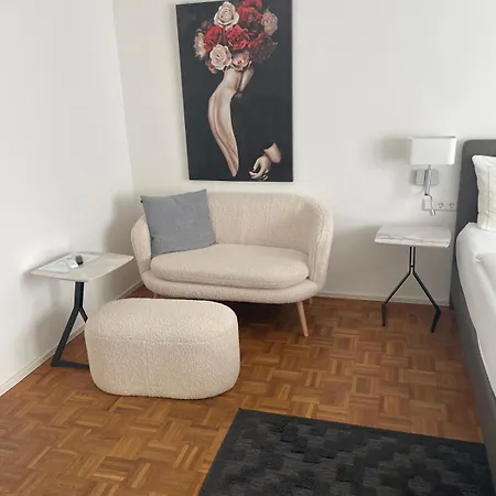Fn L 5 Klimatisiert Mit Balkon Und Kueche *